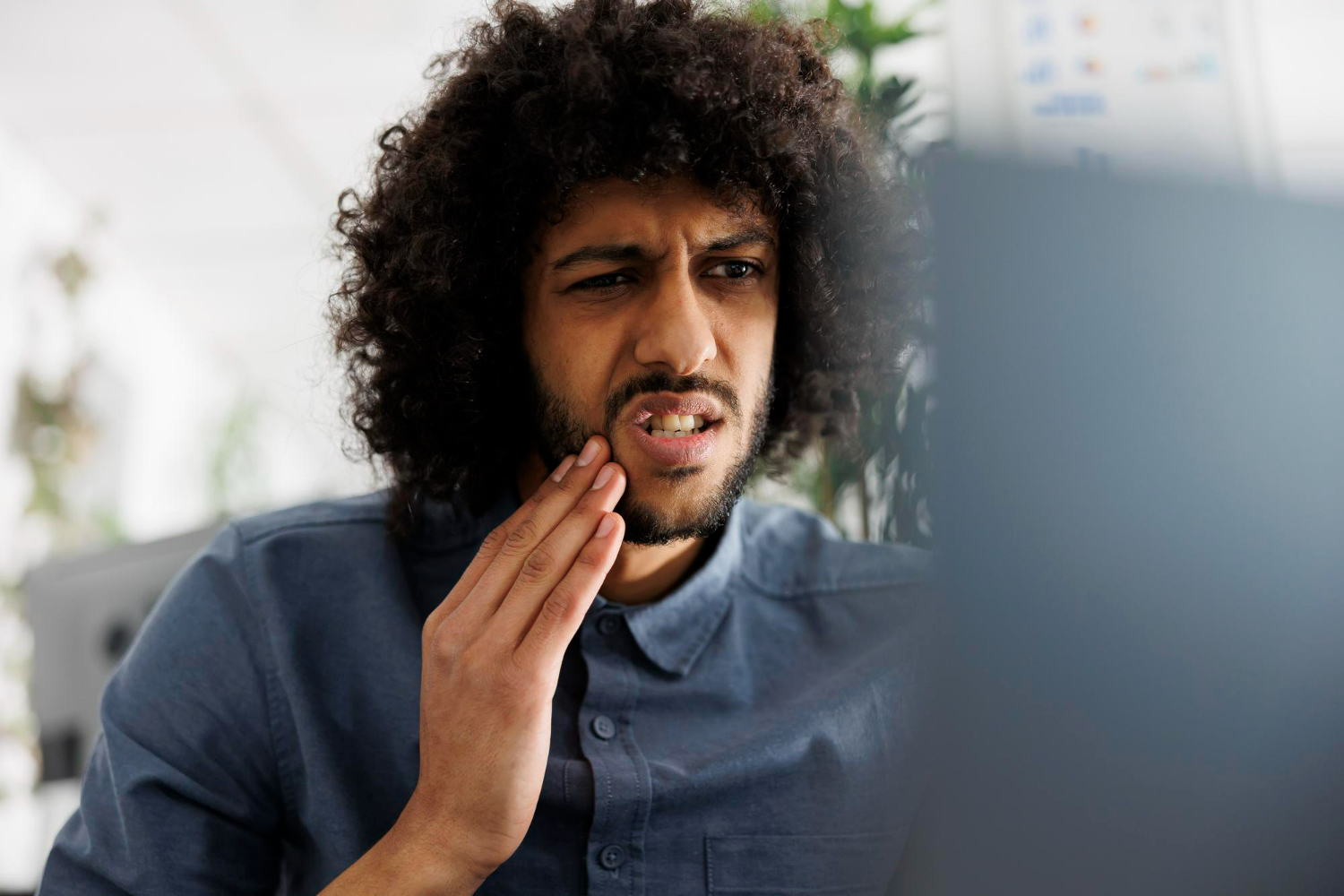 تورم و کبودی بعد از جراحی ایمپلنت